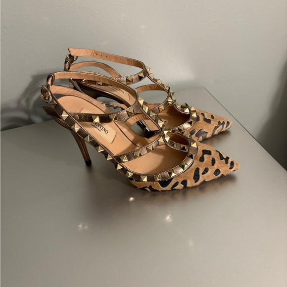Valentino rockstud leopard print tea strap pumps - Picture 4 of 5